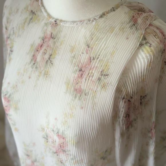 GANNI Mini Fluted Floral Dress in Ivory XS / 32 - Picture 8 of 13